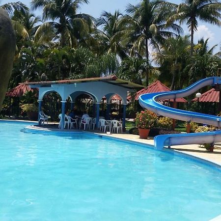 Hotel Santa Cruz Zapaca Eksteriør billede